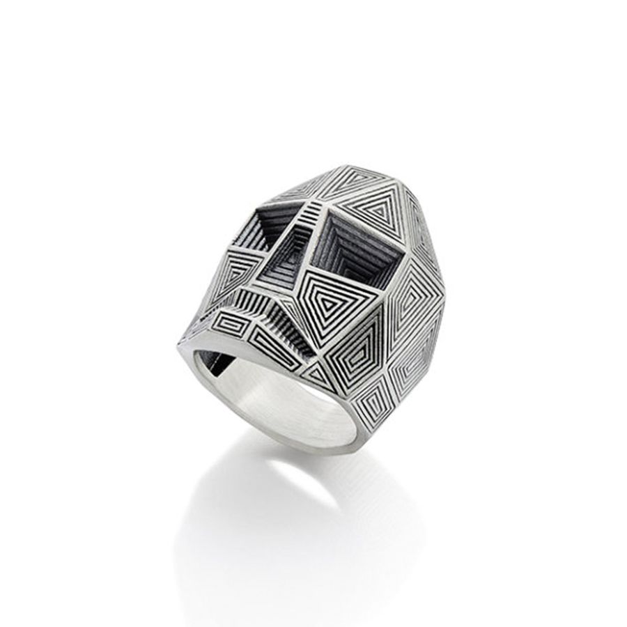 Een 925/1000 zilveren ring van Antonio Bernardo model Cranio.